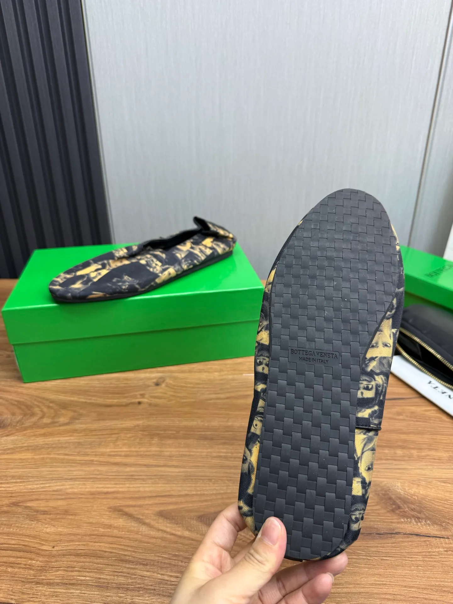 Men's shoes 💰460💰 BV - popular wallet shoes 👟 Casual, fashionable and comfortable 🔗 Good partner for travel ✅ Imported Nezha series printed fabric + imported cowhide. Original rubber outsole, available all year round 👏 Size: 38-45 (38.45 custom-made, non-refundable)